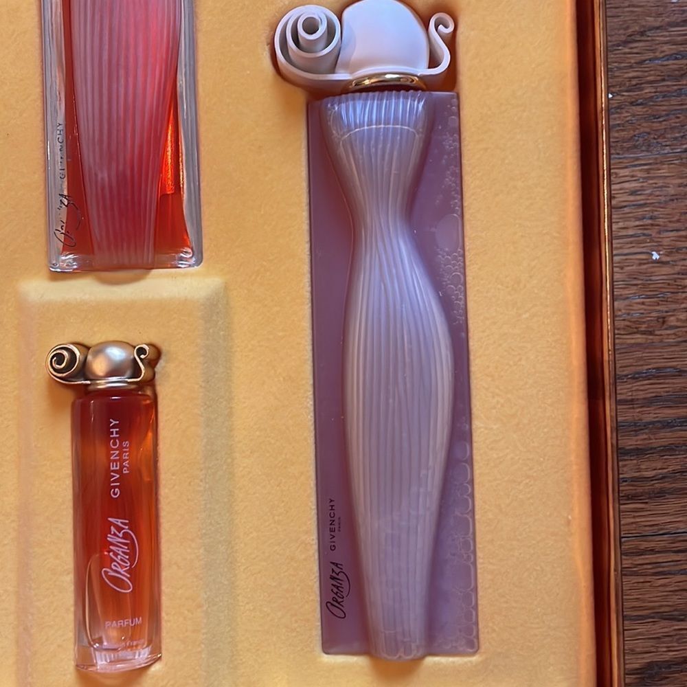 Vintage Givenchy Organza Tony Bennett “Holiday in Paris” 4pc Giftbox - Picture 9 of 14